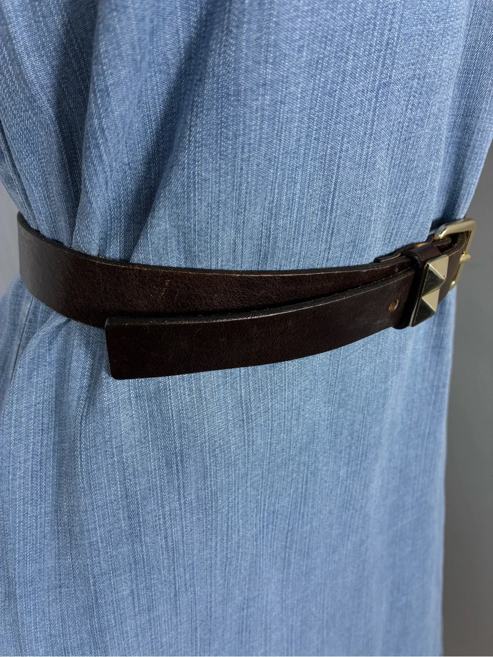 GAP Womens belt Sz M Brown Leather Silver Pyramid Studs